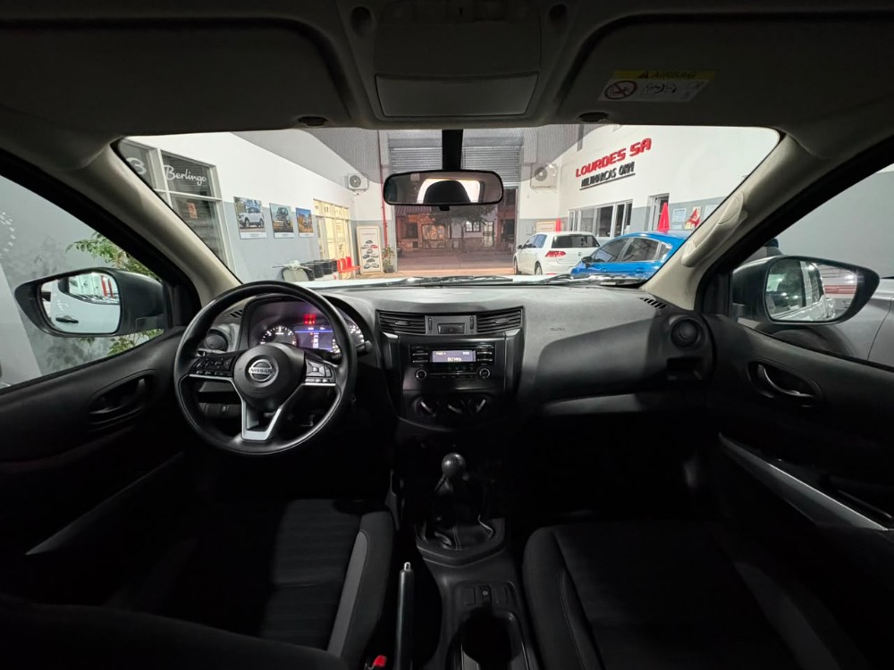 Nissan FRONTIER S 4x4 D/C MT — foto 2
